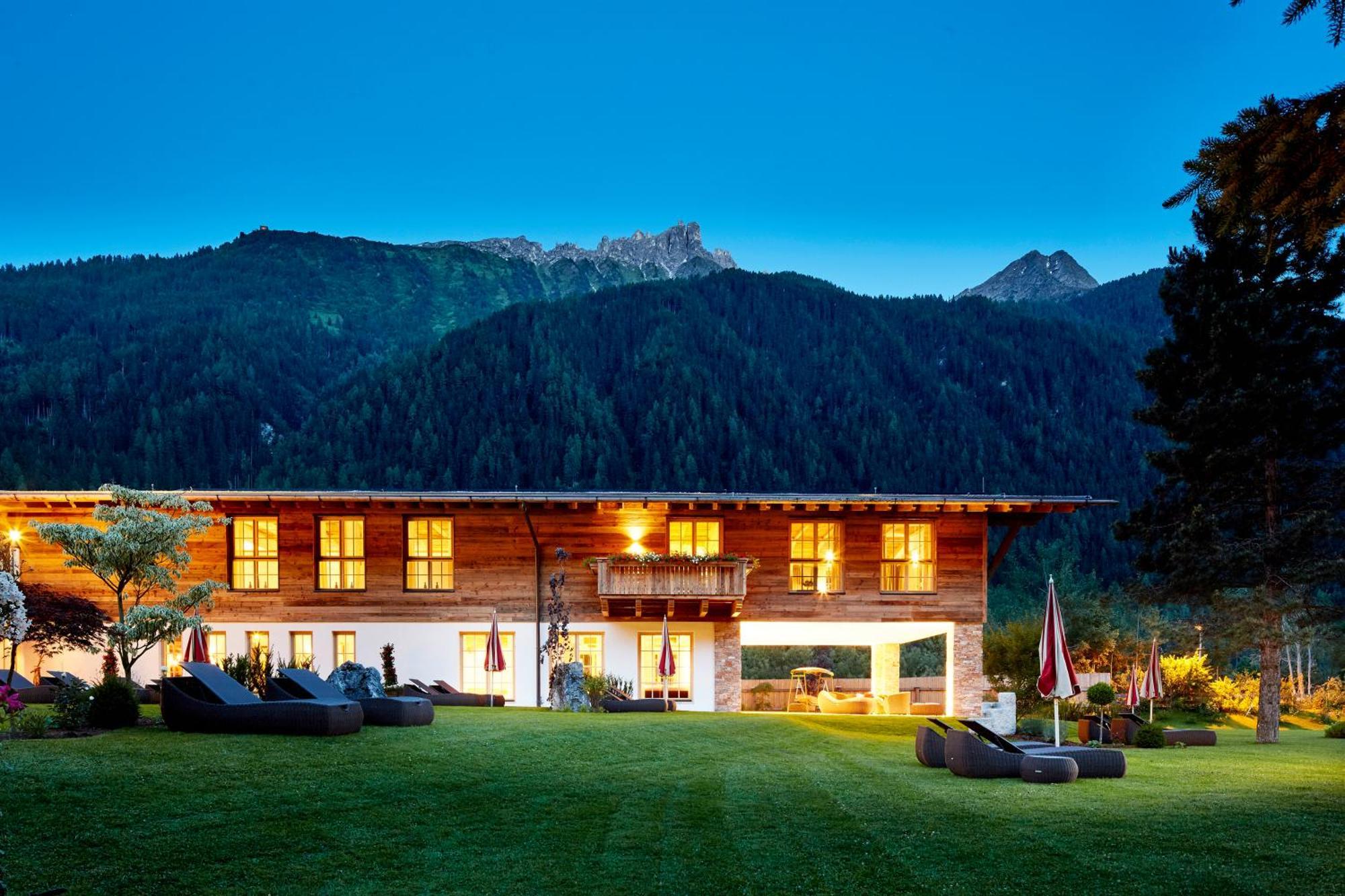 Relais&Chateaux Spa-Hotel Jagdhof Neustift im Stubaital Exterior photo